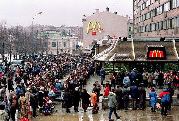 9. En kalabalık McDonalds - Moskova