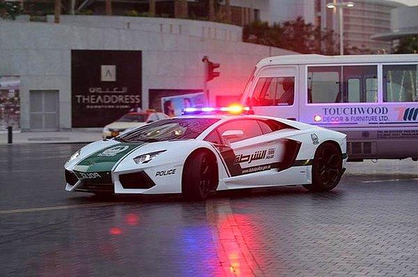 3. Lamborghini marka polis aracı