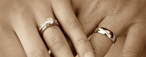 15. ''Eşimin kız kardeşi ikimizin yüzüğünü karşılaştırdı ve konuşmasının sonunda yüzüğünü öptü.''