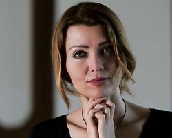 Elif Şafak Guardian'a Yazdı: 'Sokağa Çıkarsanız Devletten Tokat Yersiniz'