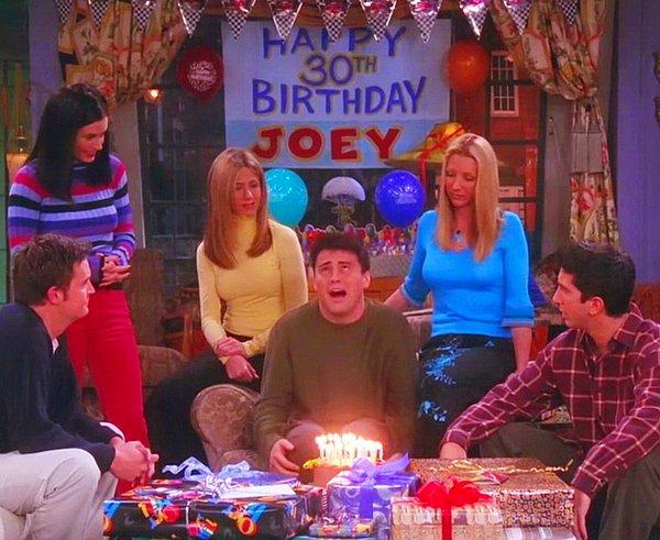 30 Yaş = Doğum gününü gerçek yaşını söyleyerek son kutladığın yaş.