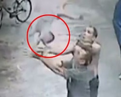 Pencereden Düşen Bebeği Havada Yakaladılar