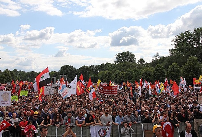 Köln Polisi 'Nazi' Sembollü Dövizlerle İlgili İnceleme Başlattı