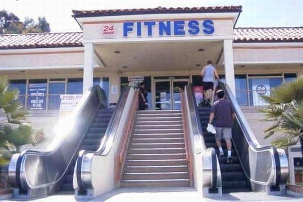 21. İki üç basamak için yürüyen merdiven yaptıran fitness salonu mu, yoksa üyelerin yürüyen merdiven kullanması mı daha ironik?