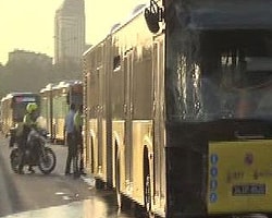 Metrobüsler Köprüde Çarpıştı