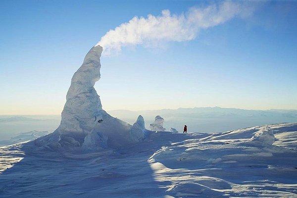 30. Kar bacaları, Erebus Dağı, Antartika: Güney'deki en aktif volkan üzerinde oluşuyor.