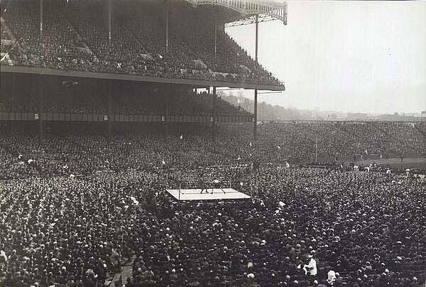 9. Yankee Stadyumunda boks maçı (1923)