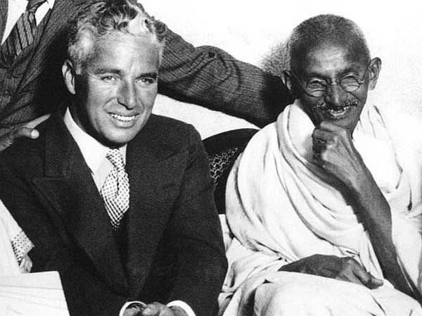 20. Charlie Chaplin ve Mathatma Gandhi