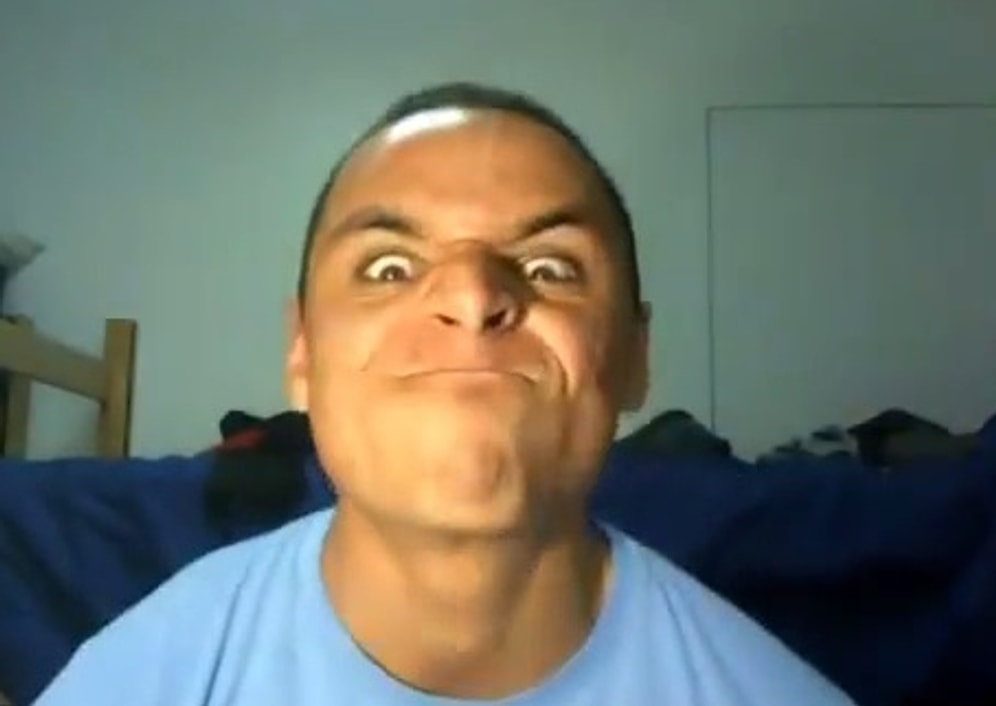 Dubstep Eşliğinde Psikopata Bağlamak ( Bin bir Surat )