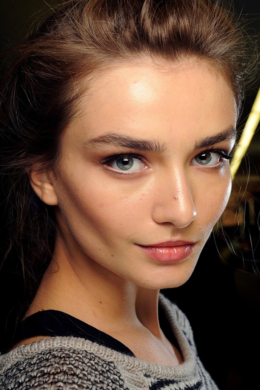 Elmacık Kemiklerinizi Öne Çıkarmanızı Sağlayacak Makyaj Önerileri