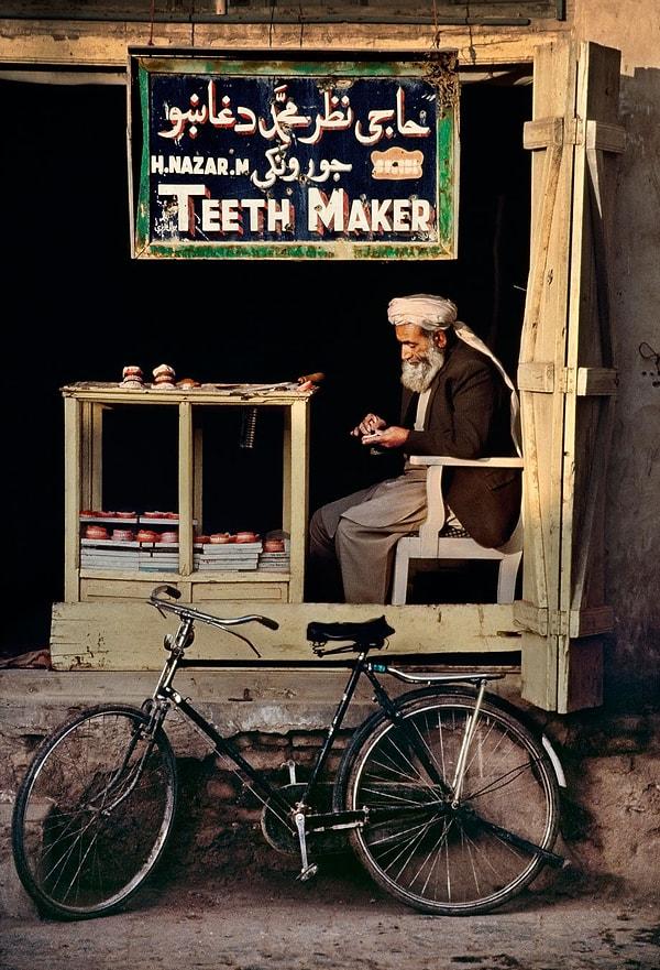 5. ‘Kadehar'da bir dişçi’, 1998.