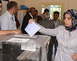 Ağrı'da Kazanan Sırrı Sakık Oldu