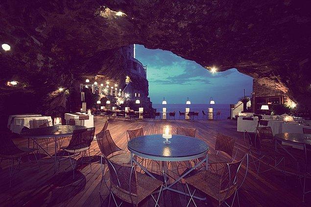 1. "Grotta Palazzese" Restoranı, İtalya