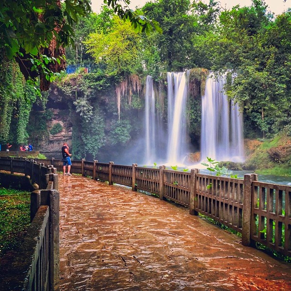 Bilder von. Водопад Шелале Турция. Antalya Gelenchik Waterfall.