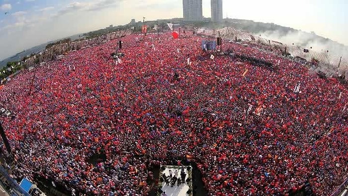 İstanbul'un 'Yasal' Miting Alanları Belli Oldu