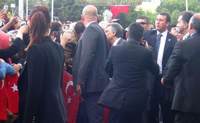 Valilik Ziyaretinde Cumhurbaşkanı Gül'e Protesto
