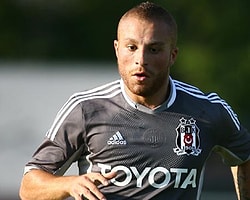 Yıldız Futbolcu ile İlgili Şok Açıklama!