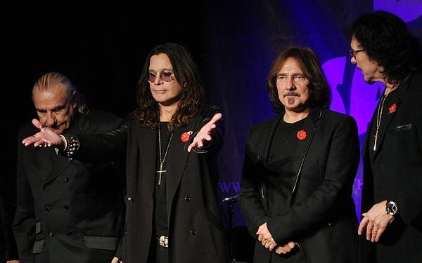 Black Sabbath grubunun üyelerinden biri olan Ozzy Osbourne menajeri Sharon ile evlenmiş daha sonrasında ise solo kariyerine odaklanmaya karar vermişti hatırlarsanız.