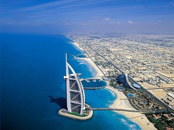 4. Burj Al Arab otelinin sonradan helikopter pistine dönüştürülen dünyanın en yüksek tenis kortu