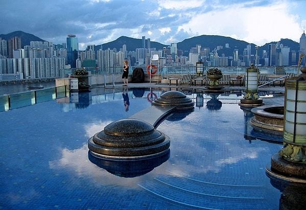 11. Havuzlu, Hong Kong manzaralı Harbour Plaza Hotel