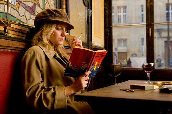 10-Sessiz bir cafede saatlerce kitap okuyabilirsin.