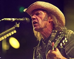 Midlake ve Büyük Ev Ablukada Müzikseverleri Neil Young Konseri'ne Hazırlayacak