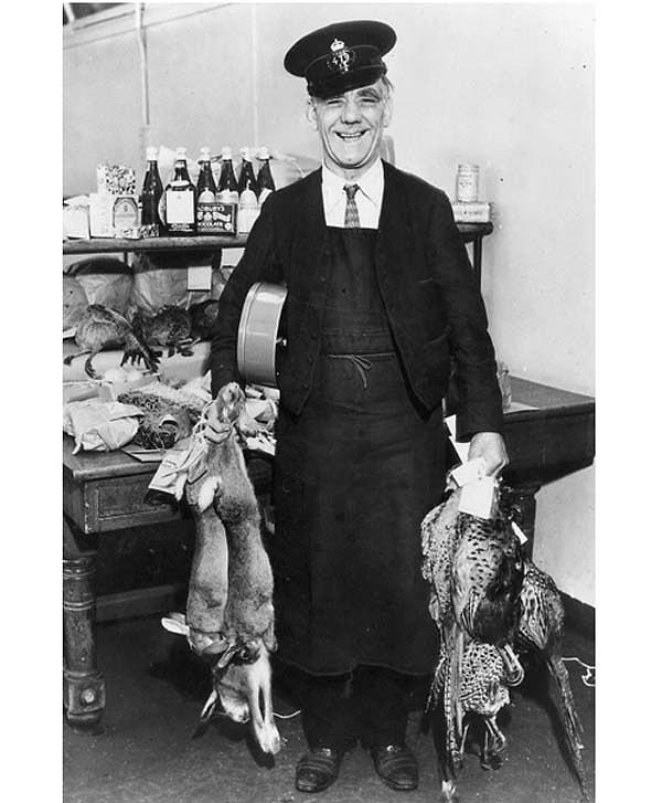 8. 1938 yılında Londra posta ofisi insanların birbirlerine avlanmış havyanları göndermelerine izin verdi. Tek şartları avdan kan damlamamasıydı.