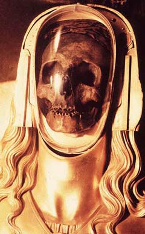 15. Fransa'da, St. Maximin la Sainte Baume bazilikası bodrumundaki Mary Magdalene.
