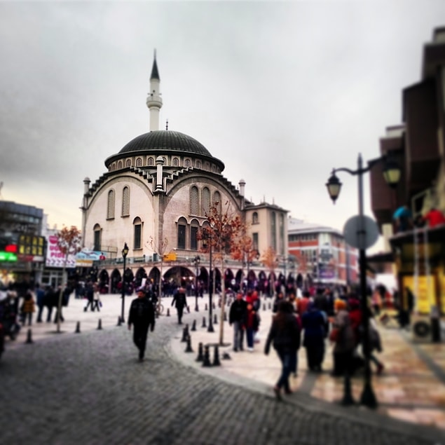 8) Bayramyeri Meydanı