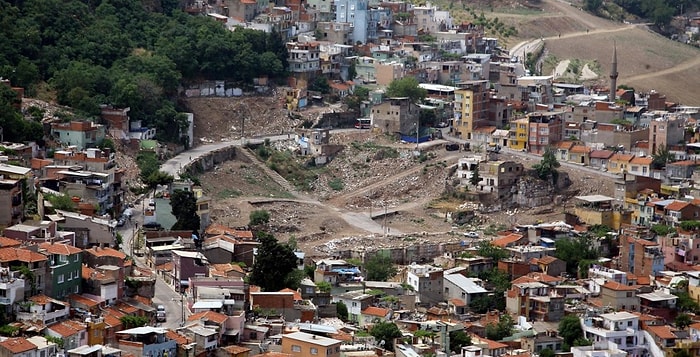 İzmir Kadifekale'de Yıkılan Evlerin Altından Roma Tarihi Çıktı