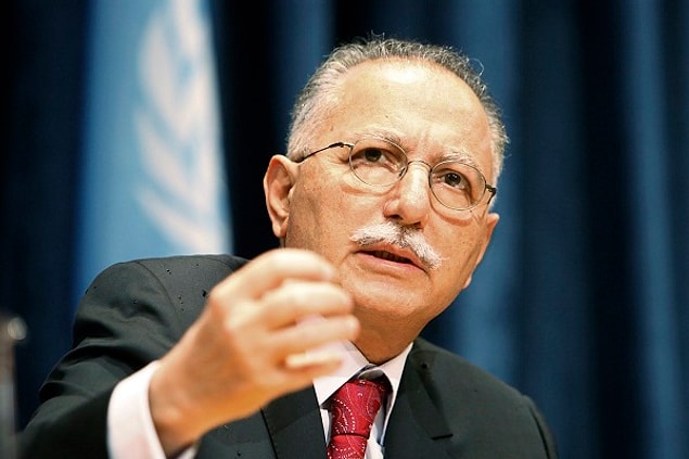 Ekmeleddin İhsanoğlu kimdir?