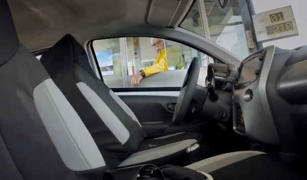 Sürücü Olmadan Giden Araba Şakası