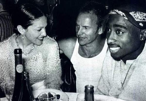 10. Madonna, Sting ve Tupac gece eğlencesi sırasında.