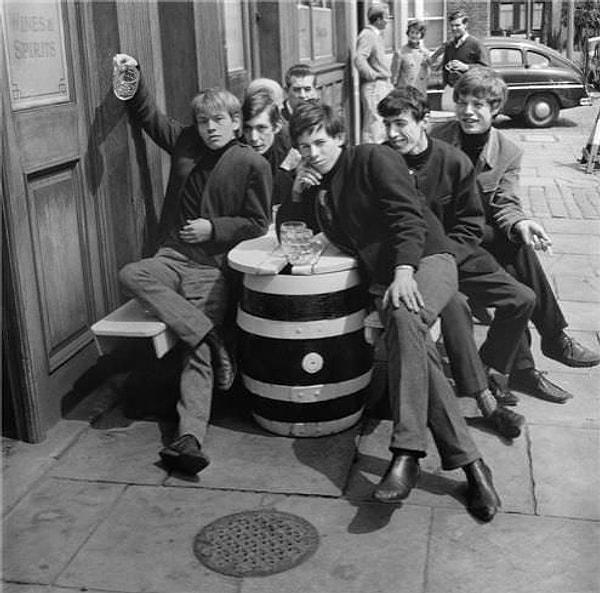 12. The Rolling Stones 1963 yılları sırasında.