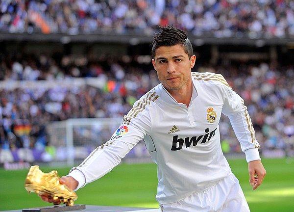 2018'e kadar Real Madrid'de ve yıllık maaşı tam 23 Milyon dolar! Dünyanın en çok maaş alan futbolcusu