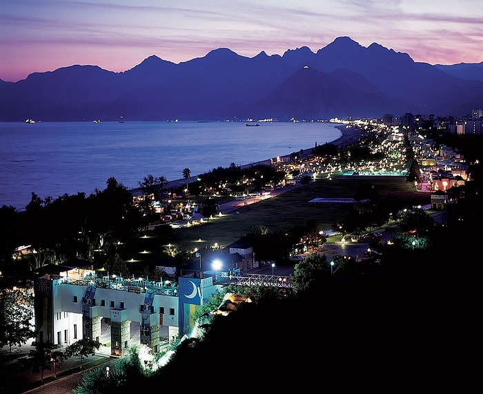 Bir Öğrencinin Antalya'da Gece Hayatı