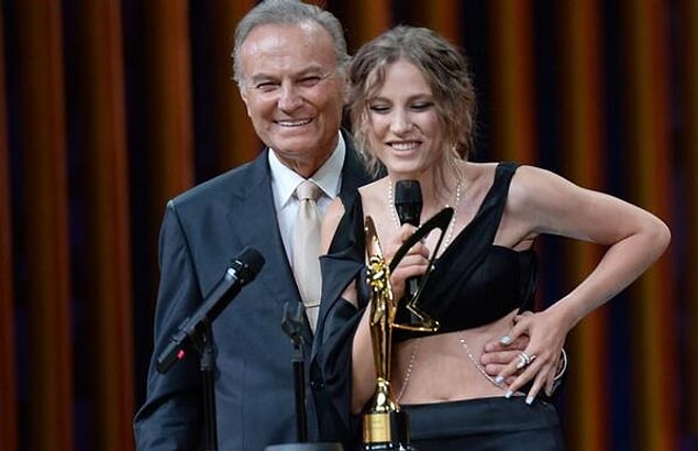 En iyi kadın oyuncu: Serenay Sarıkaya
