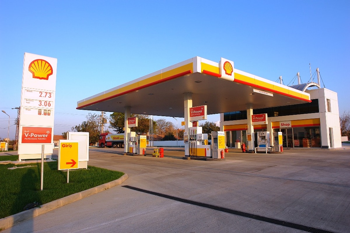 Шел сайт. Shell Турция. Кипр заправка Shell. Shell Gas Petrol. Shell benzin Istasyonu.