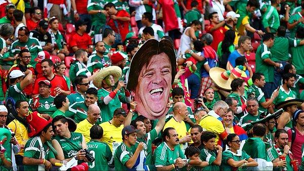 10. Meksika halkı da onu seviyor, bizim Yılmaz Vural'ı sevdiğimiz gibi.