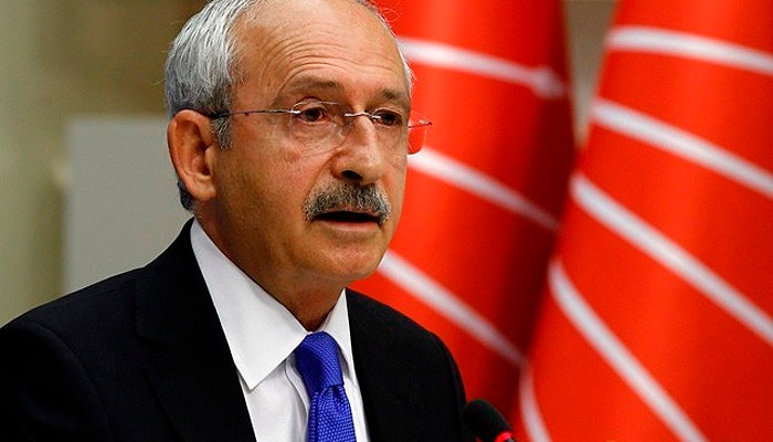 Ekmeleddin İhsanoğlu'nun Adaylığı İçin İlk İmza Kılıçdaroğlu'ndan