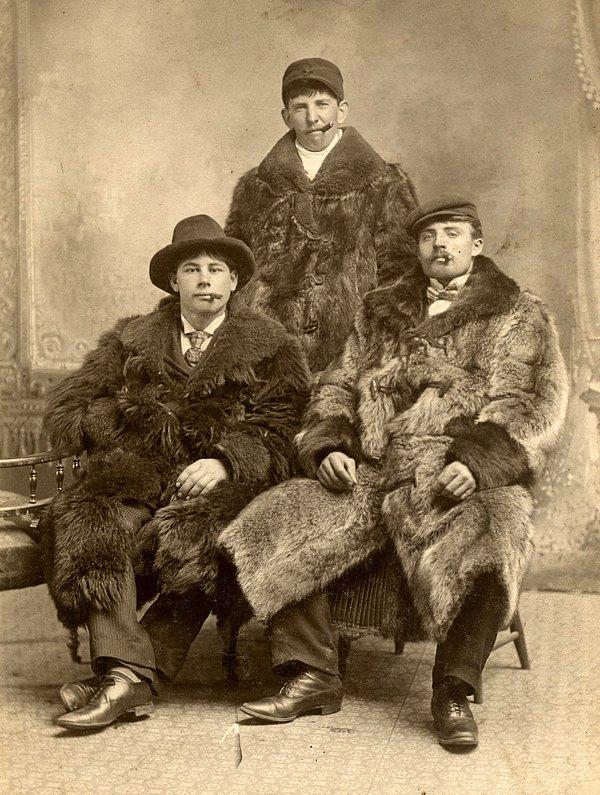 9. 1900'lerden bir aile fotoğrafı