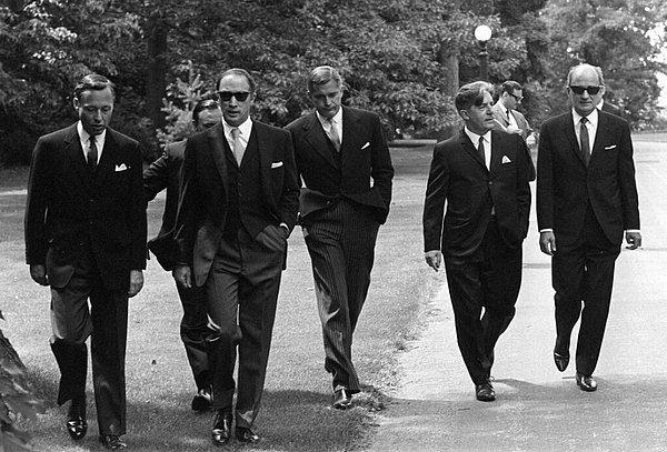 19. Kanada başbakanı Pierre Trudeau ve kabinesinden üyeler, 1968