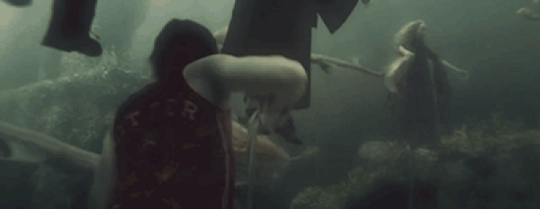 17. Ateş Kadehi: Oyunda suyun altındaki deniz kızları
