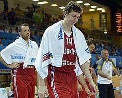 Ömer Aşık Pelicans Yolunda
