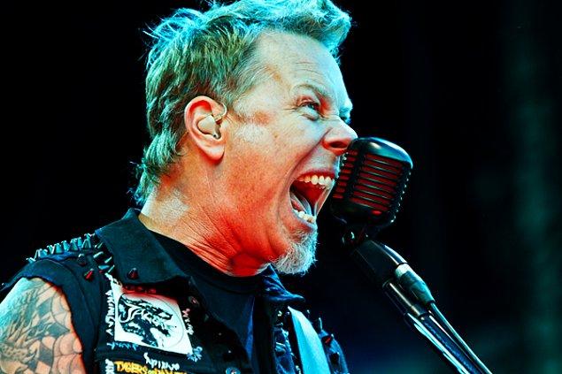 11. James Hetfield, Metallica grubunun solisti, dinleyenleri savaşa götürebilecek kadar iyi bir sese sahip.