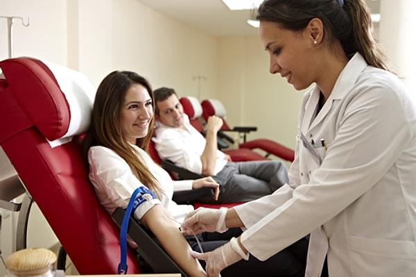7. Enjeksiyon yaptıktan veya kan aldıktan sonra hastaların verdiği ''eee kanıyo bu'' tepkisinden bıkmak