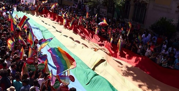 Sezgin Tanrıkulu'ndan Onur Yürüyüşü'ne Destek