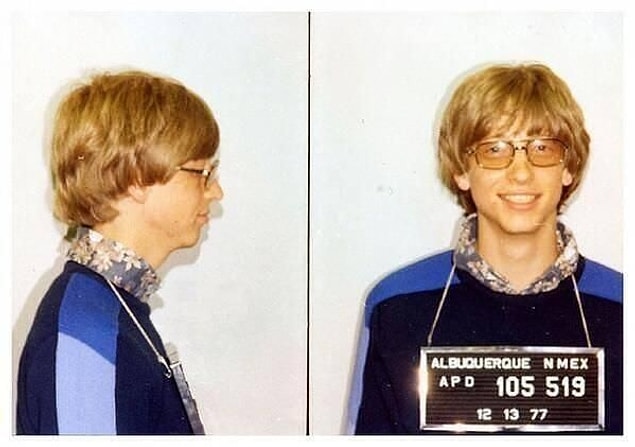 3. Bill Gates ehliyetsiz araç kullanmaktan yakalandığında (1977)