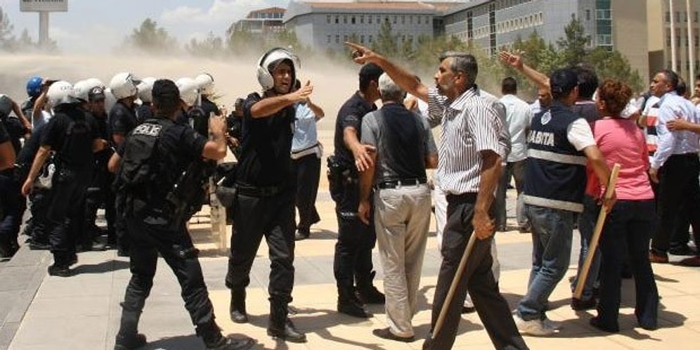 Şoförler Diyarbakır'da Belediye Binasını Bastı