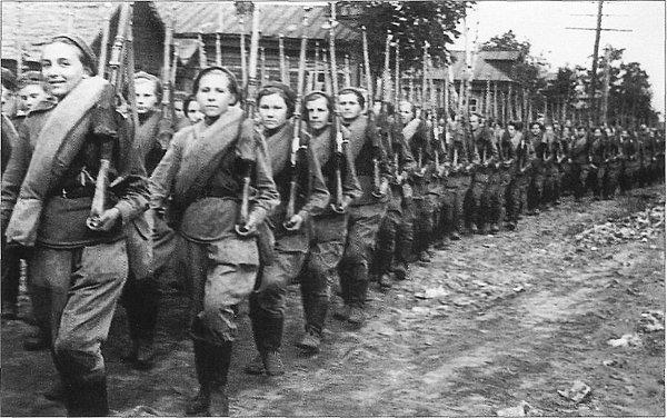 21.Sovyet kadın askerleri